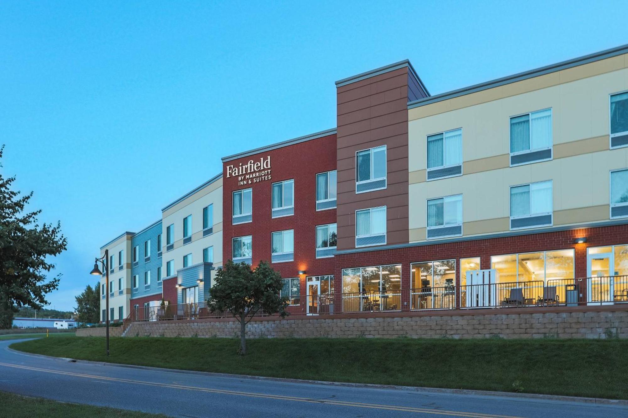 Fairfield Inn & Suites Marquette Exterior foto