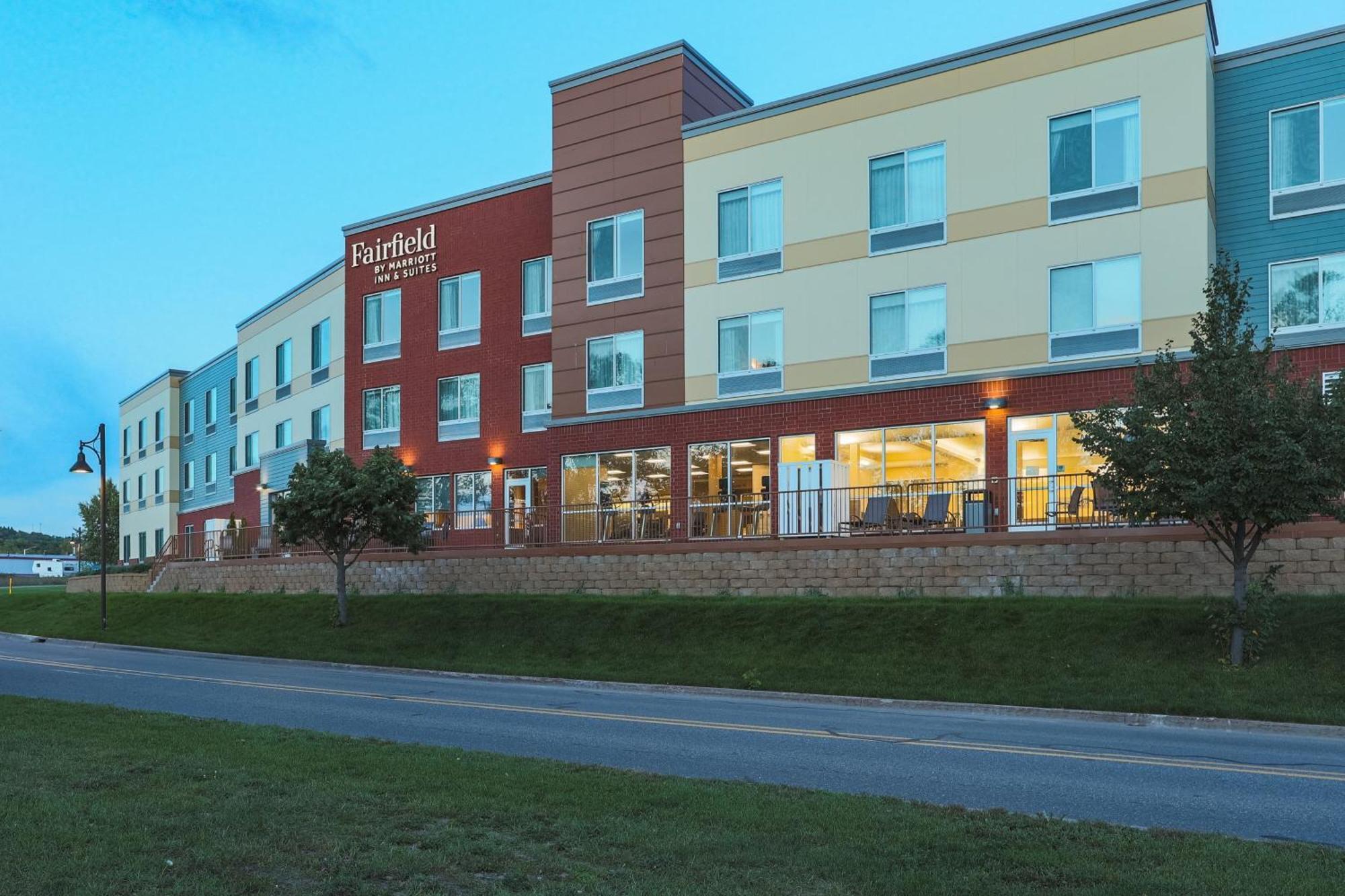 Fairfield Inn & Suites Marquette Exterior foto